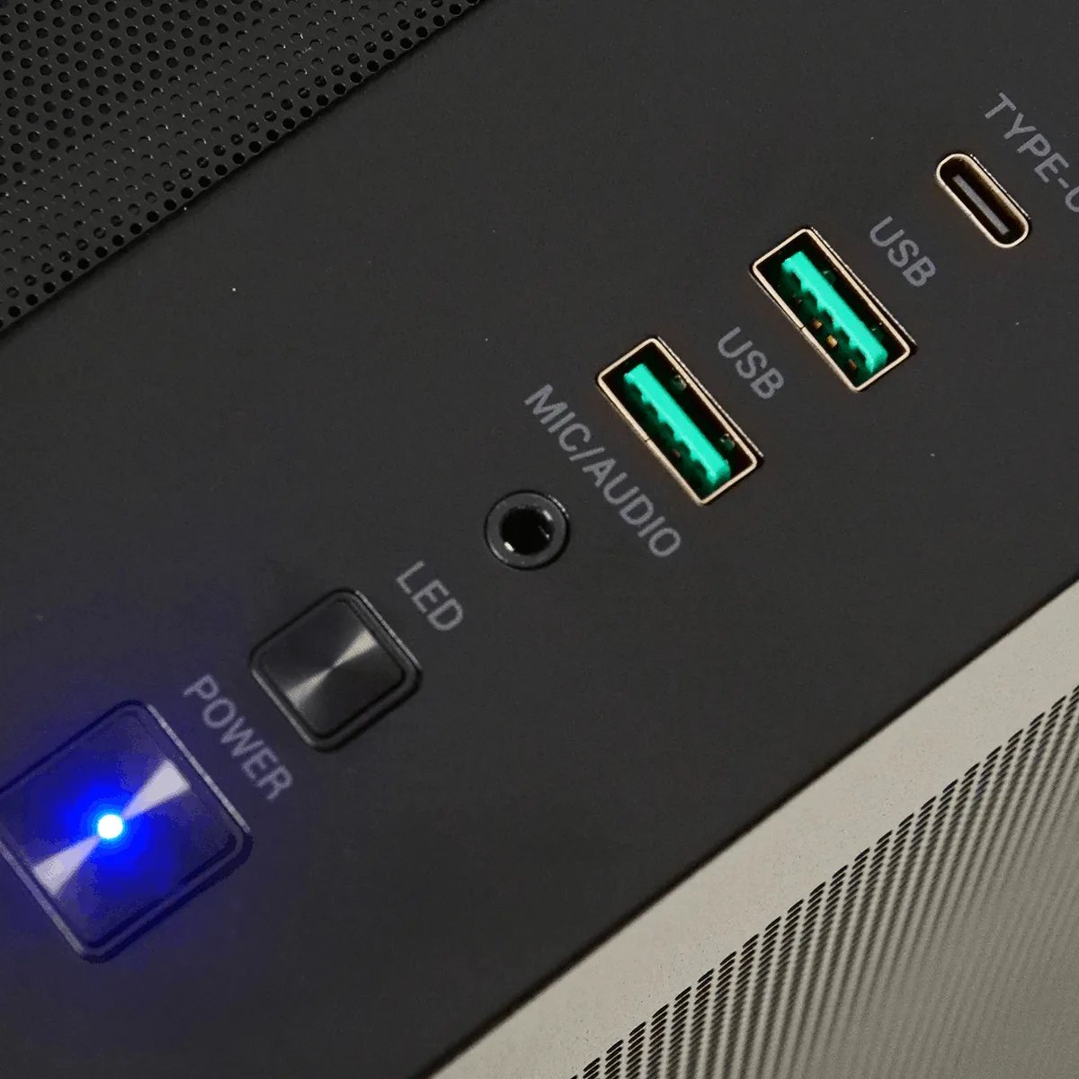 PICA-ZILLA - i5-14600KF/5070/32Go/1To, vue 5